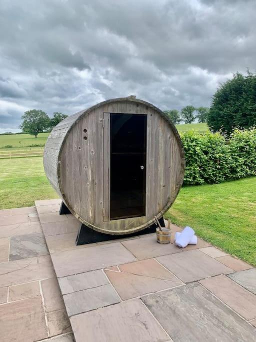 فيلا Coed Farm-Hot Tub-Sleeps 12-Near بريكون المظهر الخارجي الصورة