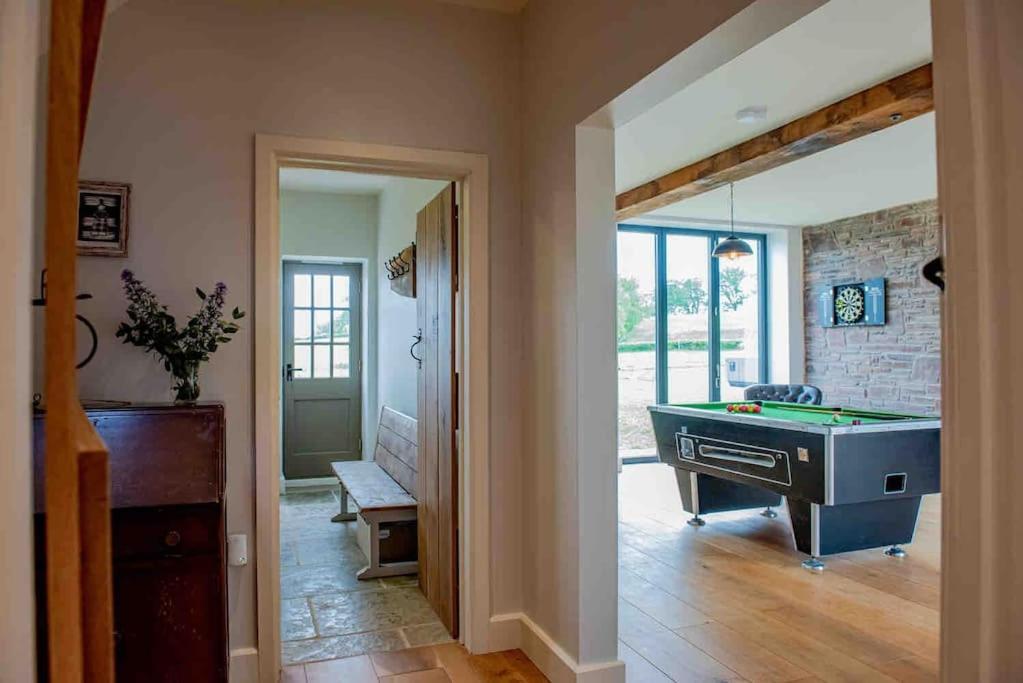فيلا Coed Farm-Hot Tub-Sleeps 12-Near بريكون المظهر الخارجي الصورة